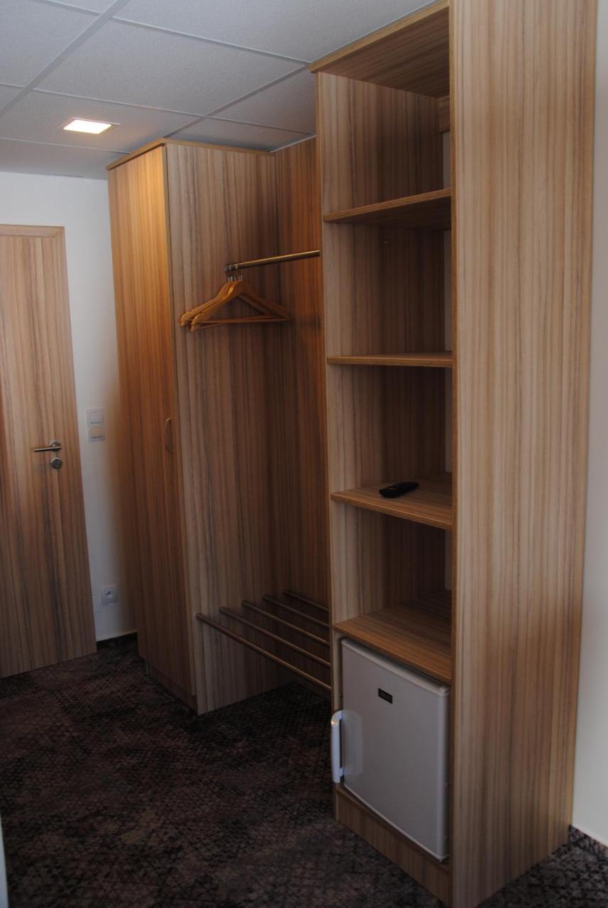 Hotel Labe 帕尔杜比采 外观 照片